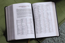 Load image into Gallery viewer, KJV - Thompson Chain-Reference Bible (black)