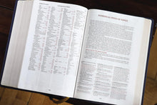 Load image into Gallery viewer, NIV - Thompson Chain-Reference Bible (Navy)