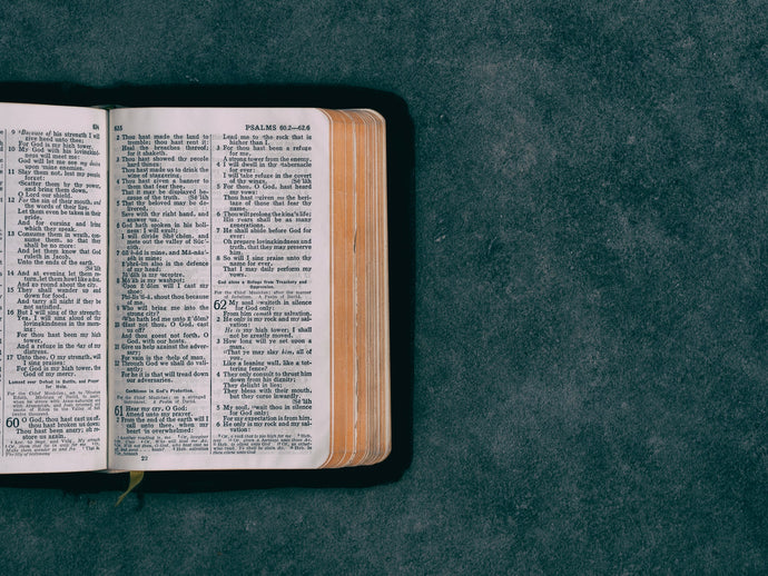 Pourquoi la Bible est accessible, nécessaire et suffisante