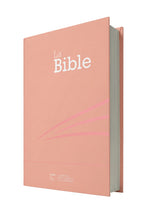 Charger l'image dans la galerie, Bible Segond 21 compacte – Couverture rigide rose guimauve

