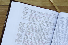 Load image into Gallery viewer, NKJV - Thompson Chain-Reference Bible (Red)
