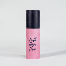 Charger l&#39;image dans la galerie, Faith Hope Love Glass Water Bottle in Pink
